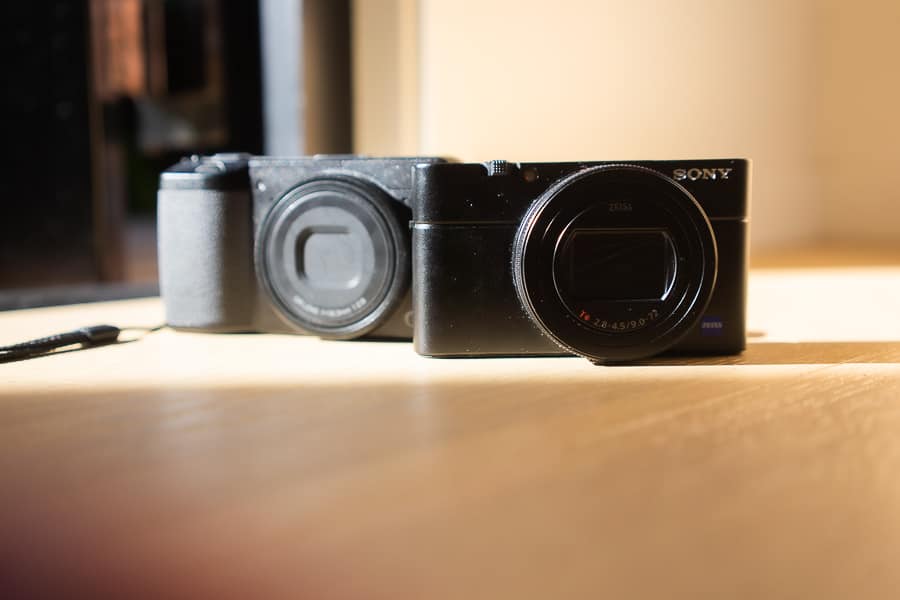 rx100 vi vs ricoh griii cameras for shooting pics and video. Better depth of field and longer zoom