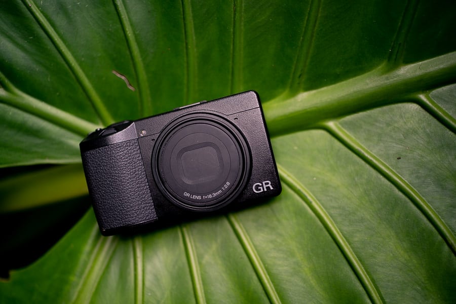 This Pocket Size Camera is So Powerfully Professional - 2EC