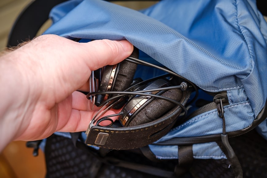 wandrd veer stores a surprising amount of gear - both in top pocket, sides and main internal compartment. Take all your gear inside, then pack it all away into its top pocket. Looks small but surprsingly big!