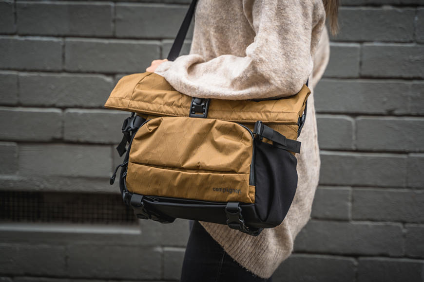 The Element Sling 11 is ready for everyday use or for an adventure. Rolled up tight or left loose the magnetic Fidlock® V-buckle will hold it in place.