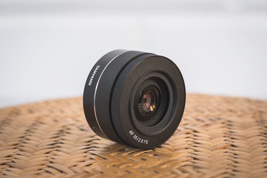35mm vs 50mm Lenses — A Comparative Analysis