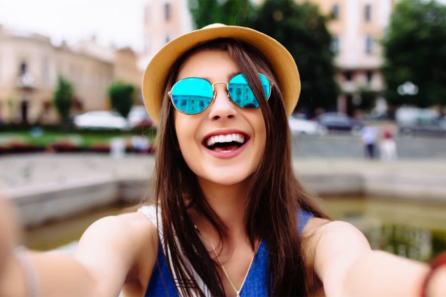 11 Best Selfie Poses + How to Pose for Selfies | Facetune-nextbuild.com.vn