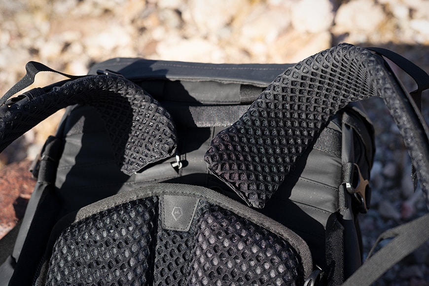 Ferweh camera backpack shoulder straps