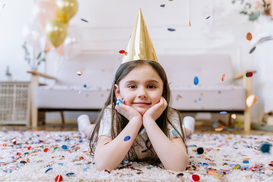 Free Photo | Joyful beautiful blonde female smiles at camera, makes selfie  portrait, poses in shopping trolley, dressed in fashionable outfit, has fun  on birthday party, decorates hall with balloons