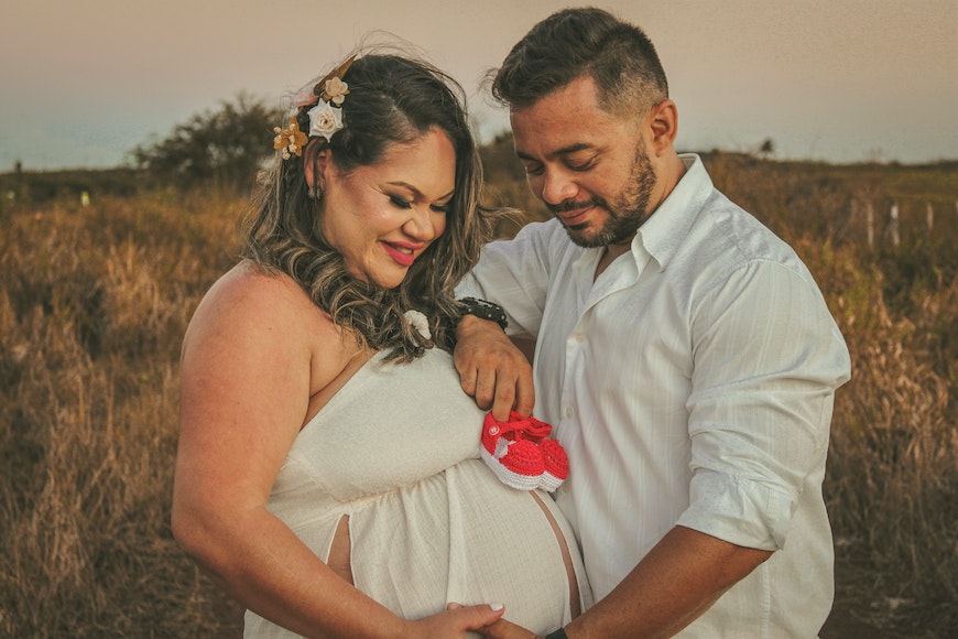 10 Creative Maternity Photo Shoot Ideas for Your Beautiful Journey