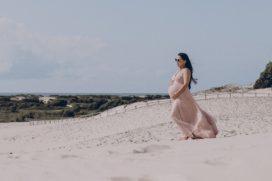 5 Captivating Maternity Photoshoot Ideas for Moms-to-Be