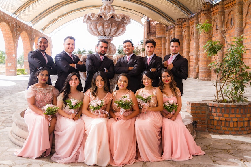 Exciting Wedding Party Group Picture Ideas