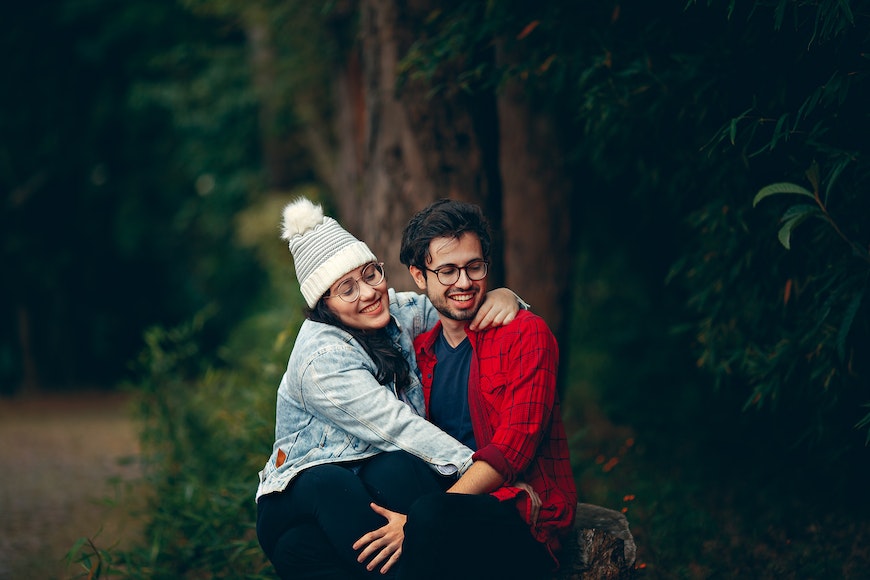 Couples Posing Guide : 15 Must Try Romantic Couple Photo Poses 2024-sonthuy.vn