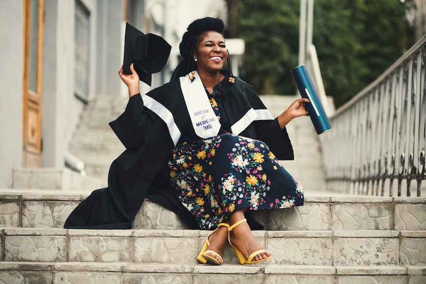Pin by S-baddie on Black girls graduate | Girl graduation pictures,  Graduation picture poses, Graduation poses
