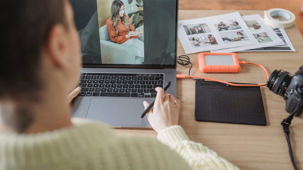 Pixwriter ScanMyPhotos Review: Easy Way to Digitize Old Prints