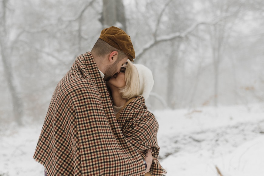 Winter style - winter love - relationship - couple - snow | Winter couple  pictures, Snow photoshoot, Snow pictures