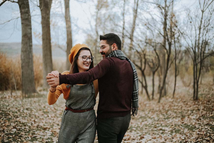 Blog | Amazing Outfit Ideas For Your Fall Engagement Photo Session