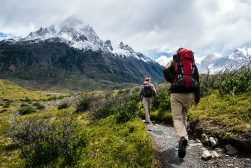 hiking-photographers-mountains
