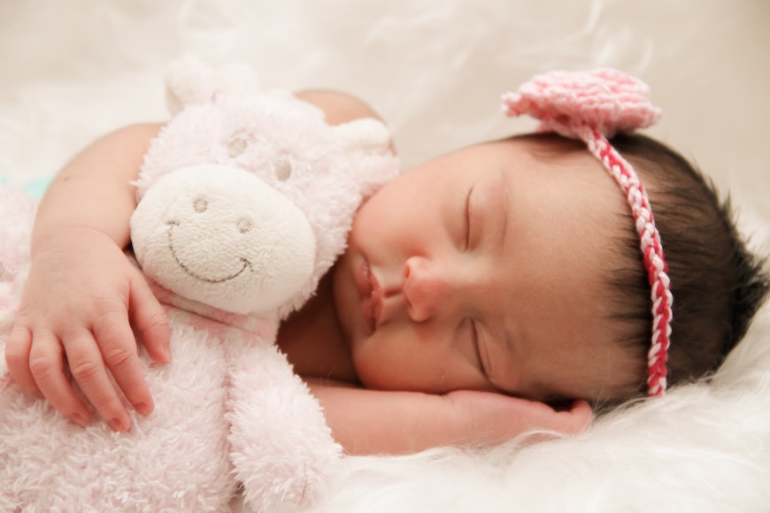 Delicate Newborn Photographs | Cream Color Baby Photoshoot