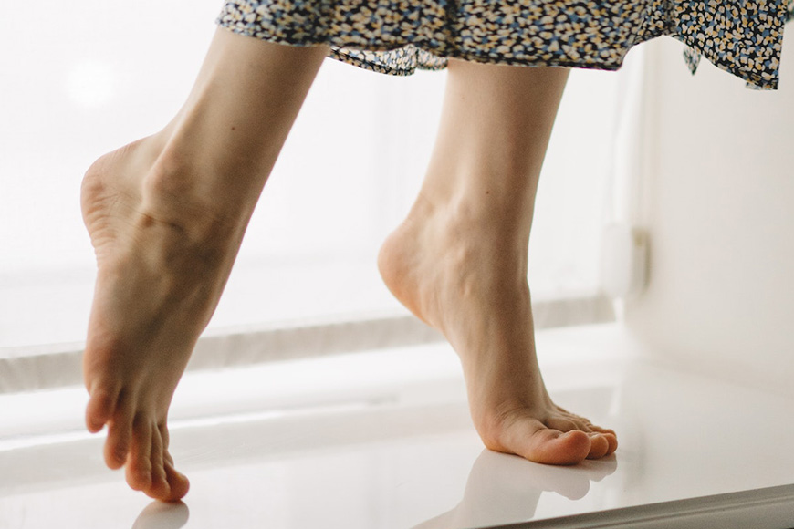 Creative Feet Picture Ideas (+ Selling & Shooting Tips)
