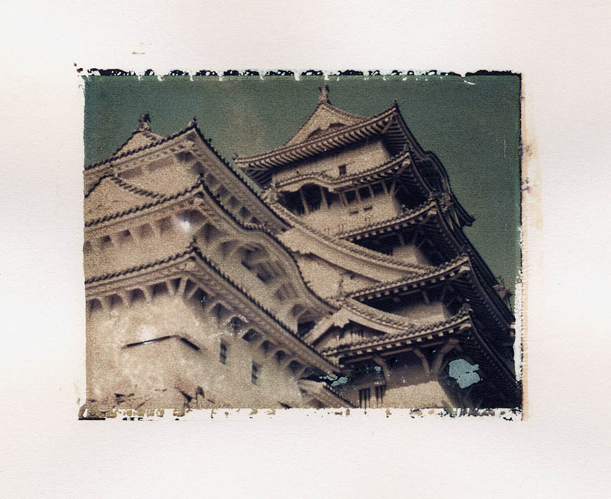 A photo of a castle in japan.