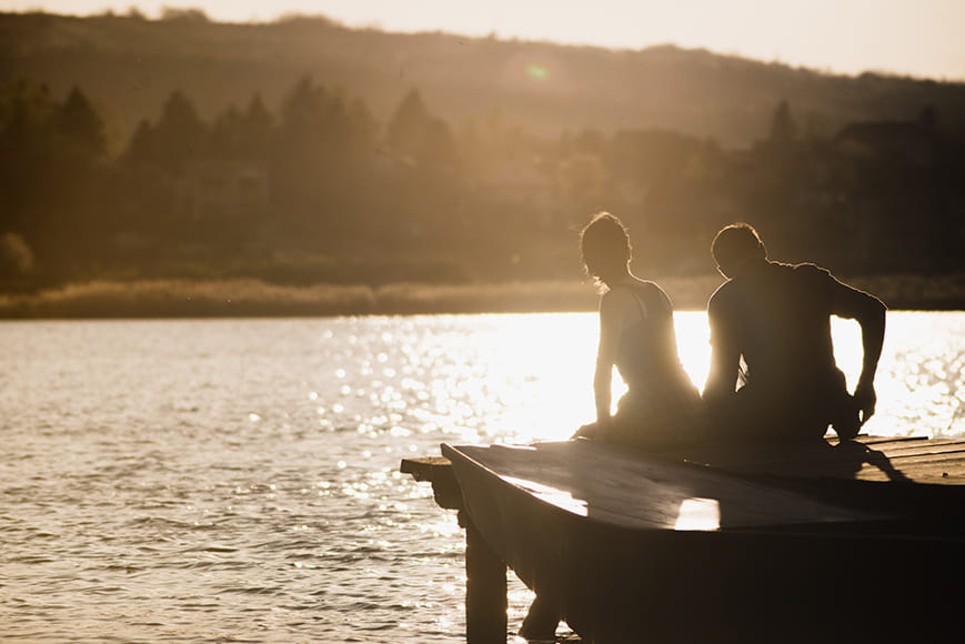 Best Boat Photography Poses for Couples and Solo Shoots 7