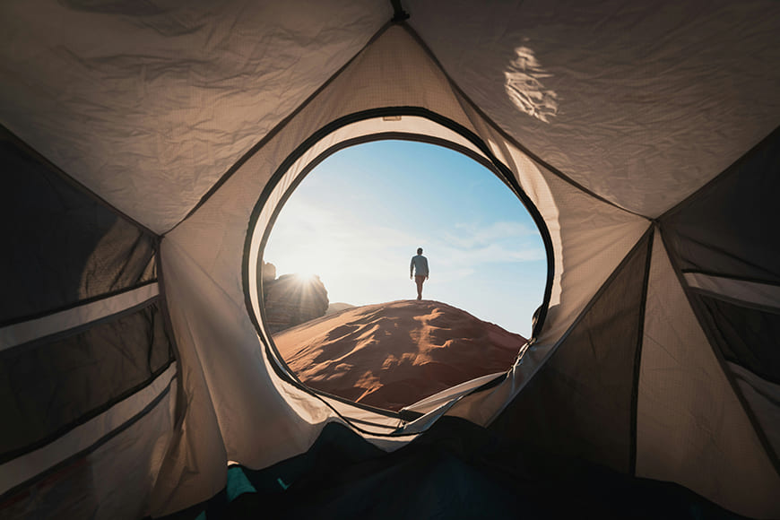 Best Outdoor Poses for Solo Backpackers 9