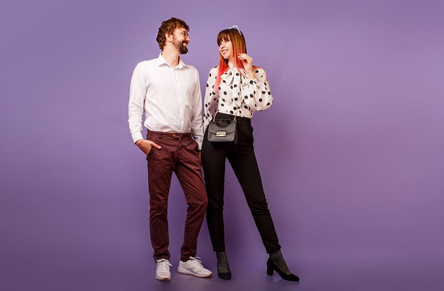 Clever Posing Tricks for Couples With Drastic Height Differences 9