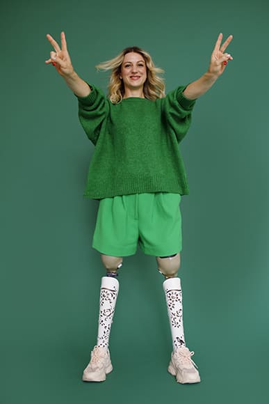 How to Master the 'Ugly-Cool' Posing Aesthetic for Gen Z Clients 5