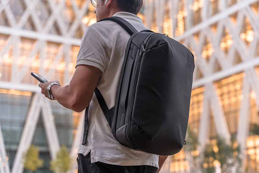 Business or adventure? The Peak Design Travel Backpack 20L feels equally at home commuting to the office as it does setting off on your next journey.