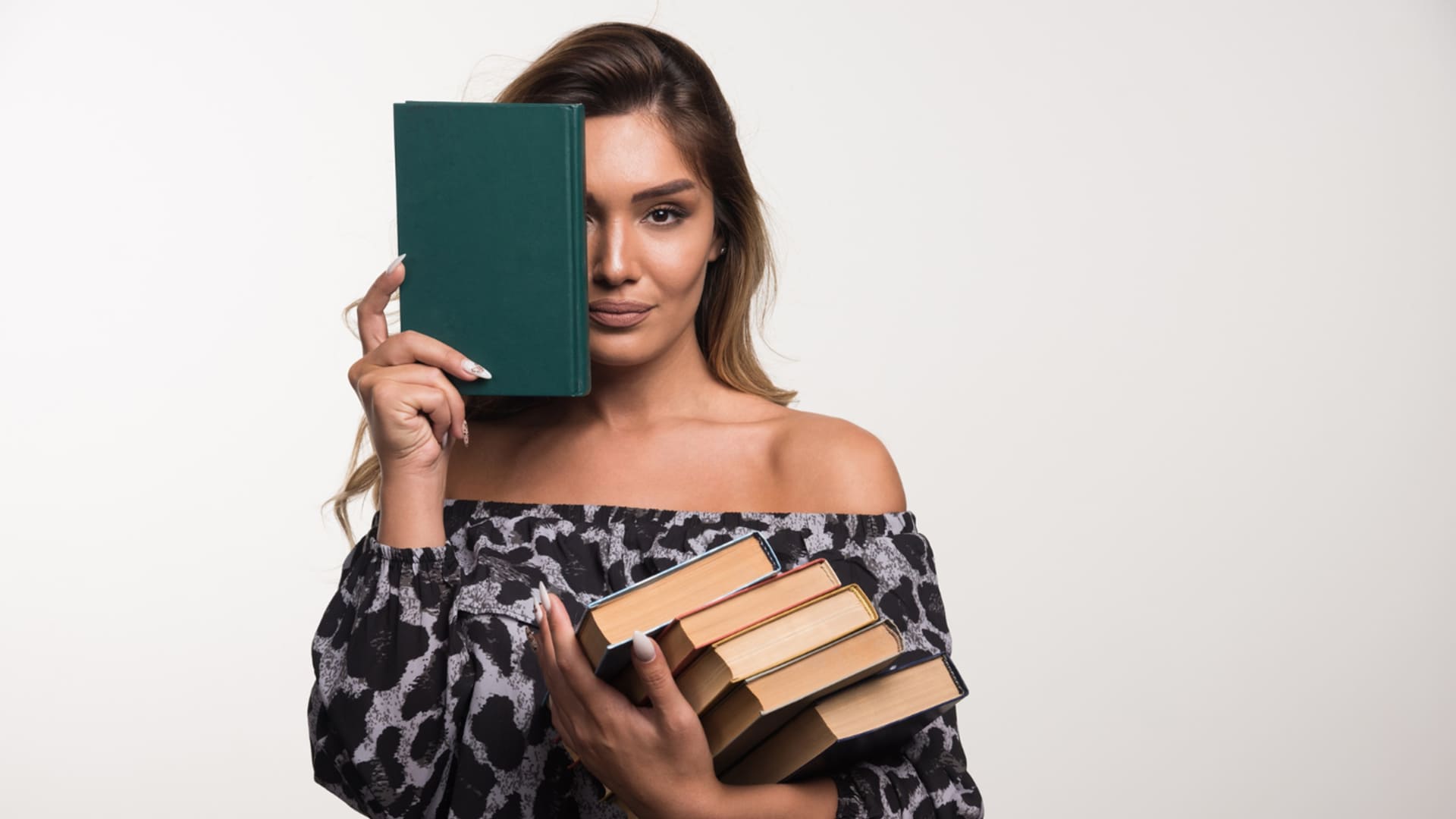 8 Author Poses That Work Best for Book Covers, Amazon & Social Media 8 Author Poses That Work Best for Book Covers, Amazon & Social Media
