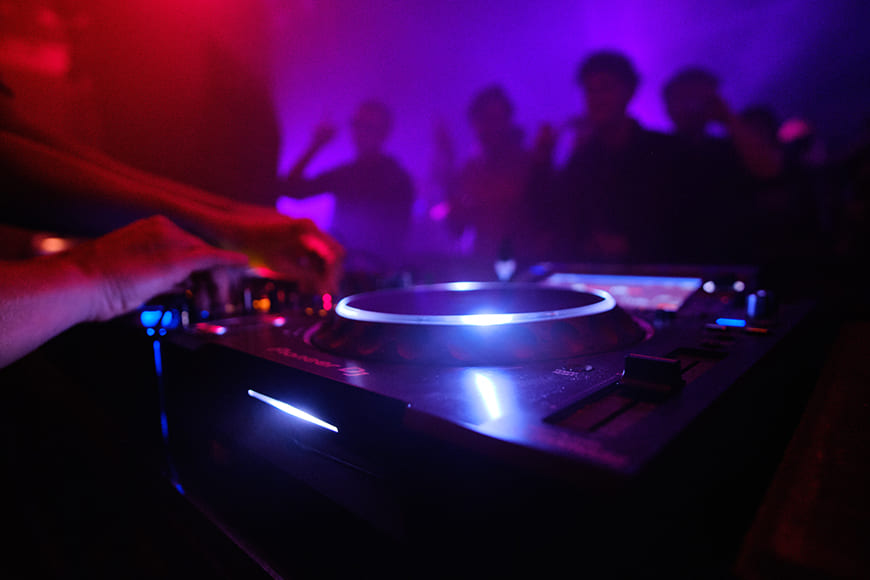Cinematic Poses for Musicians, DJs, and Nightlife Artists 2