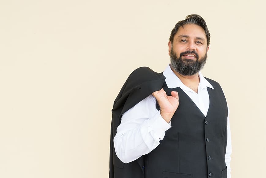 Confident Poses for Plus-Size Male Portraits and Groom Shoots 2