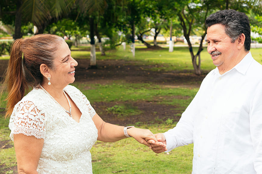 Confident Poses for Plus-Size Male Portraits and Groom Shoots 7