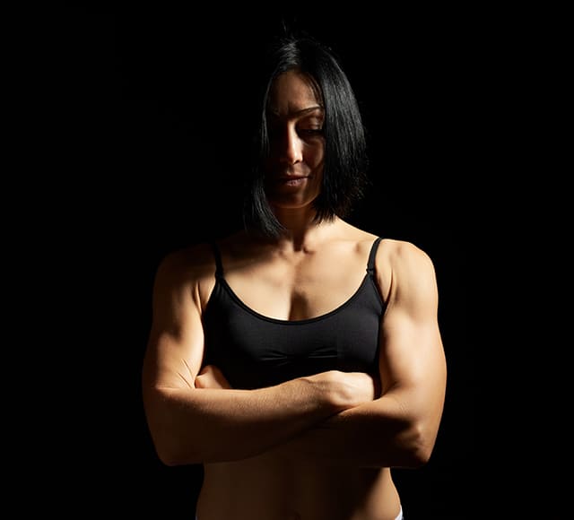 How to Pose Muscular Athletes Without Making Them Look Stiff or Cartoonish 4