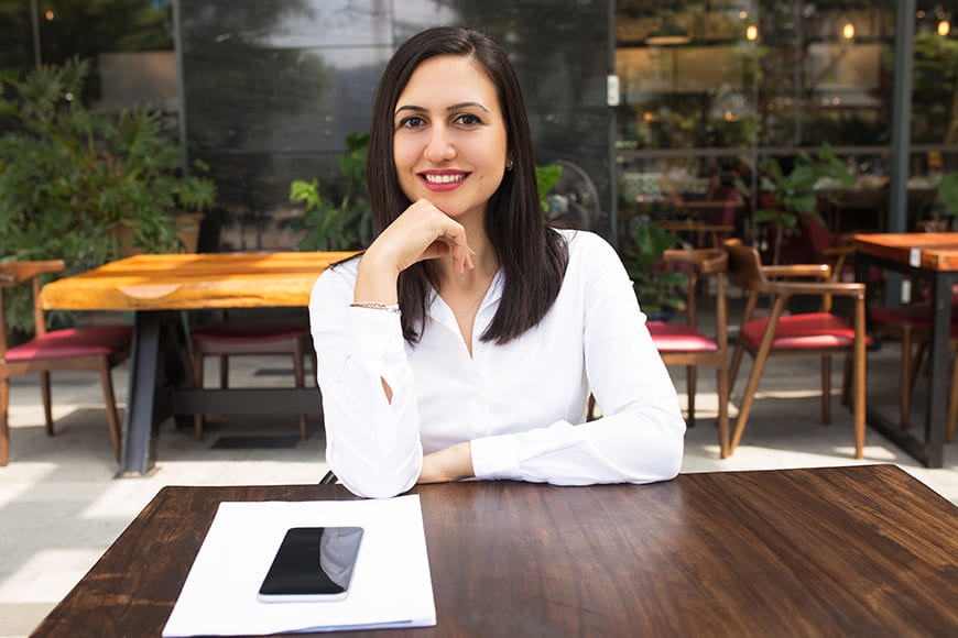 Seated Chair Poses That Make Female Executives Look Powerful 4