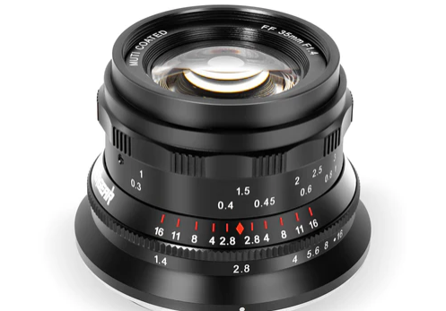 photo of 35mm pergear lens