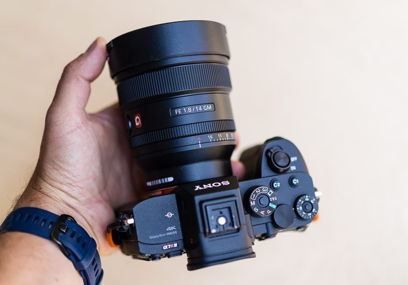sony-A7RIV in hand