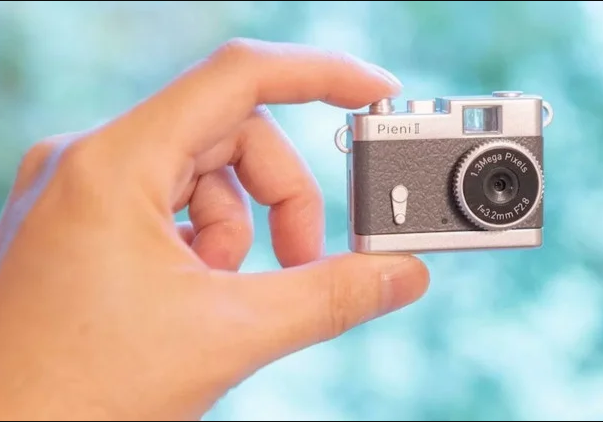 tokina pieni II mini camera 4